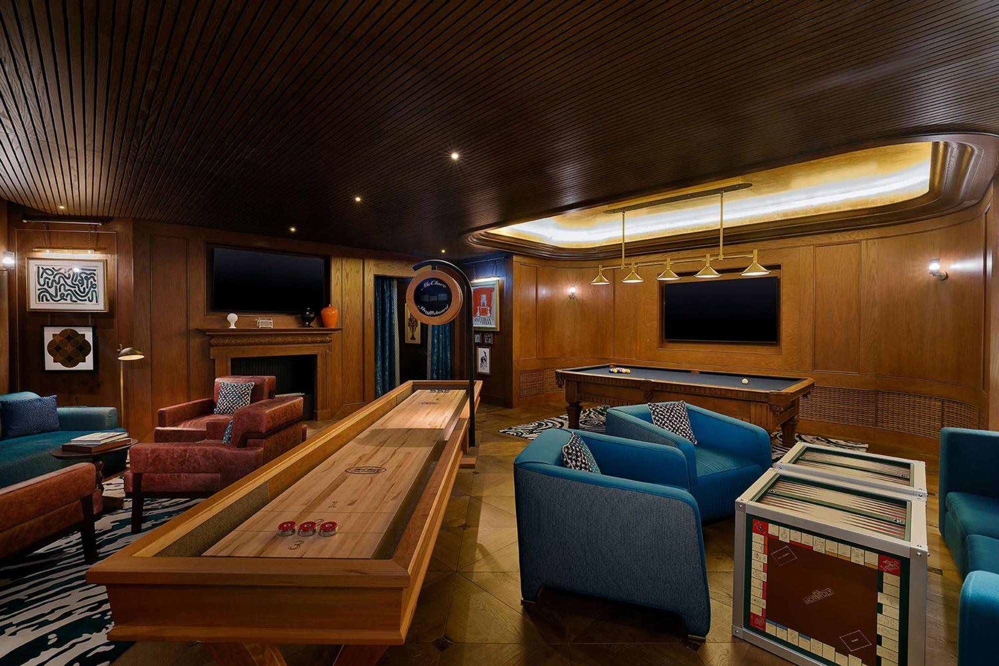 Waldorf Astoria Doha Lusail Bagian luar foto The Sports Bar