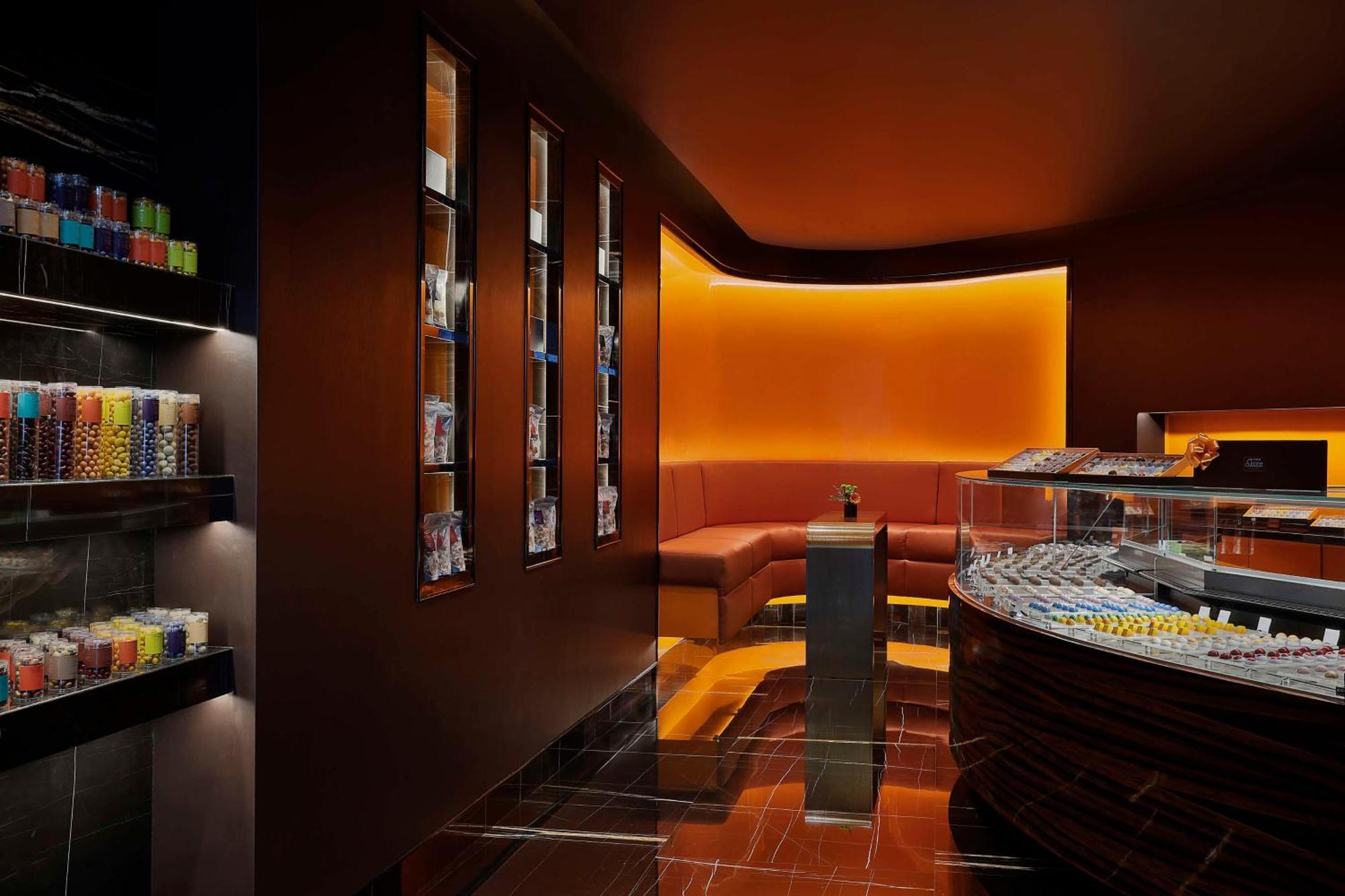 Waldorf Astoria Doha Lusail Bagian luar foto The interior of the bar