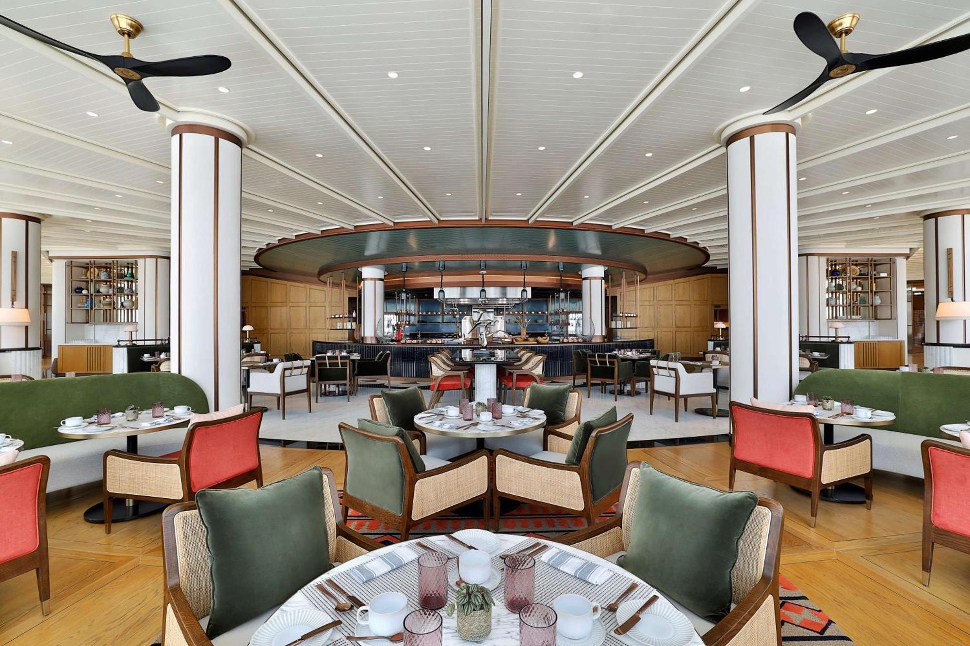 Waldorf Astoria Doha Lusail Bagian luar foto The restaurant